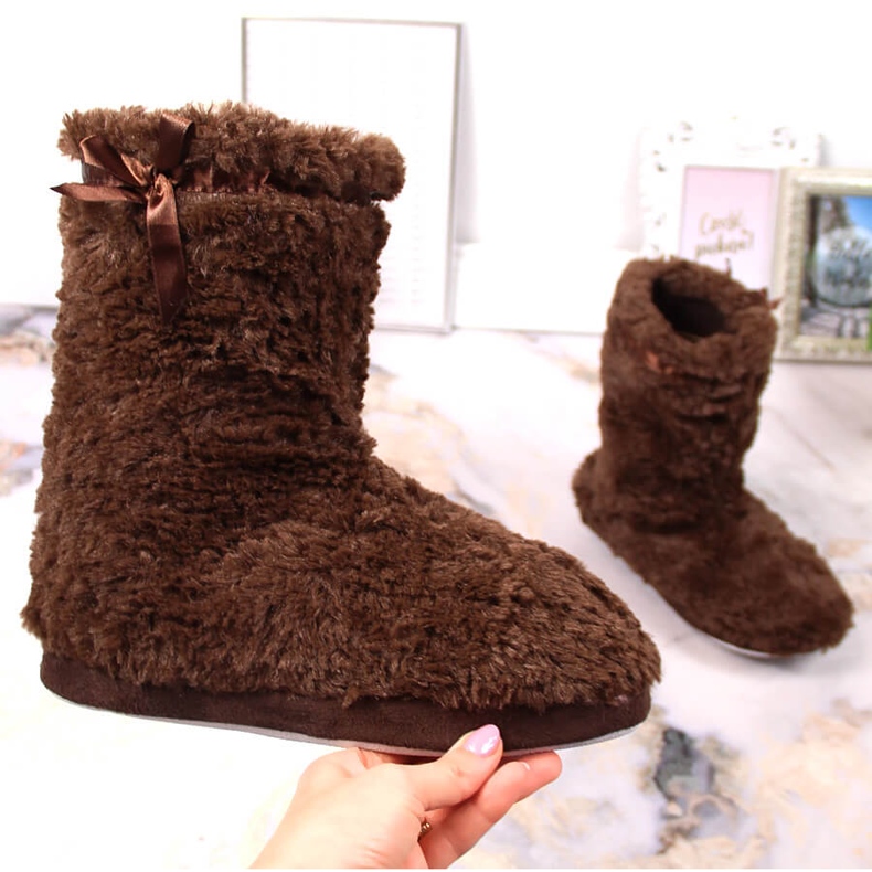 BM Női magas melegítésű szőrme papucs barna Stella 1