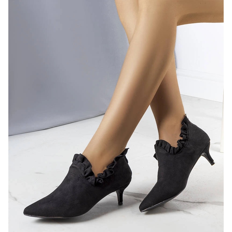 Fekete pumpák Gavri felsőrésszel 2