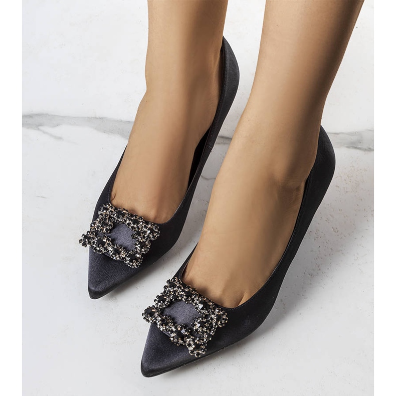 BM Fekete magassarkú pumpák a Lukis márkától 1