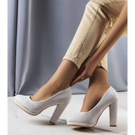 BM Szürke sarkú pumpák a Farditól 1 BM Szürke sarkú pumpák a Farditól 1