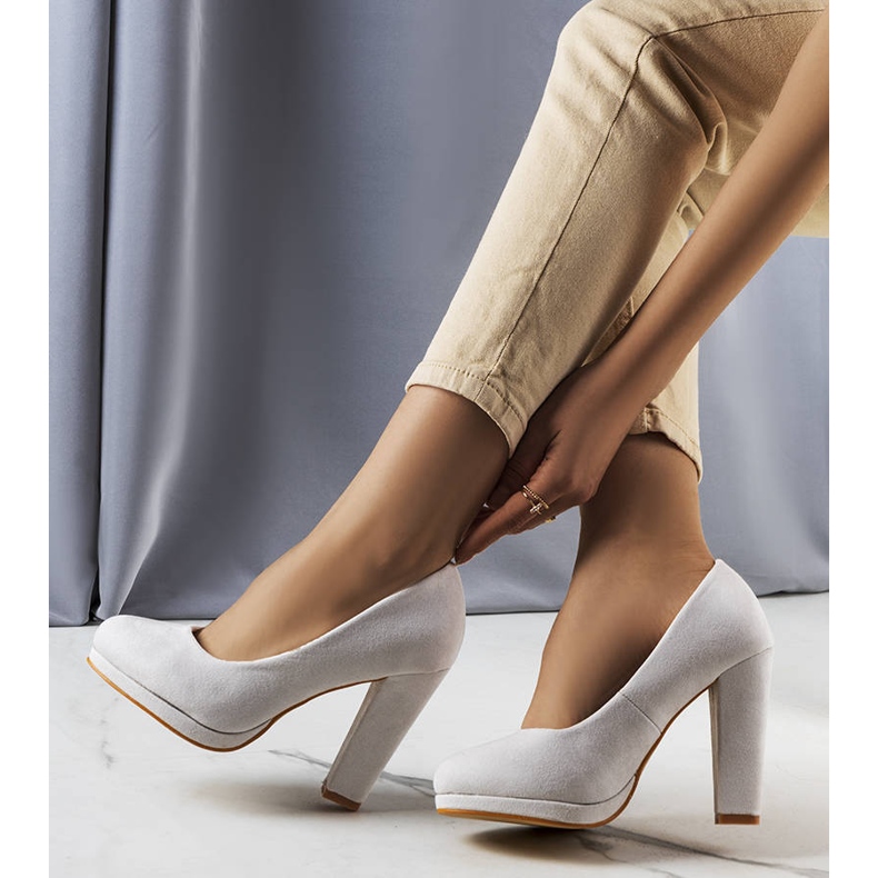 BM Szürke sarkú pumpák a Farditól 1