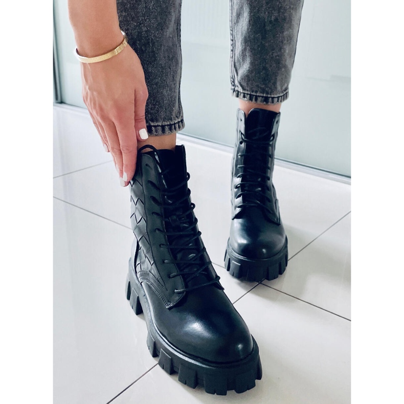 BM Alfre Fekete fűzős munkások 2