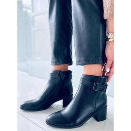 BM Dolores Fekete magas sarkú csizma 2