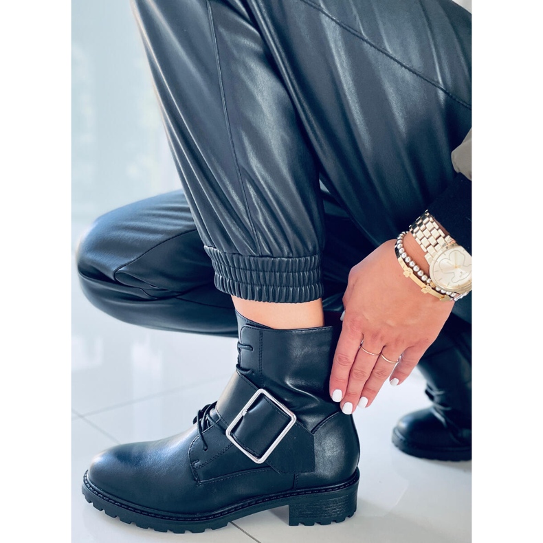 BM Billy Black fűzős csizma fekete 1