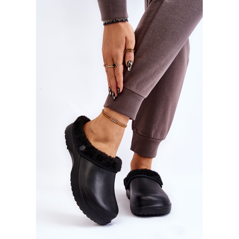 PM2 Női hab meleg papucs Crocs Black Cova fekete 1