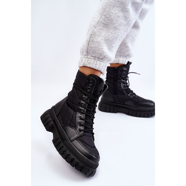 PA1 Női csizma melegítő fűzős fekete Ariadnával 2