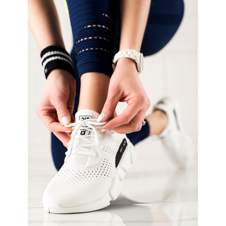 Áttört női tornacipő Big Star JJ274271 fehér 2