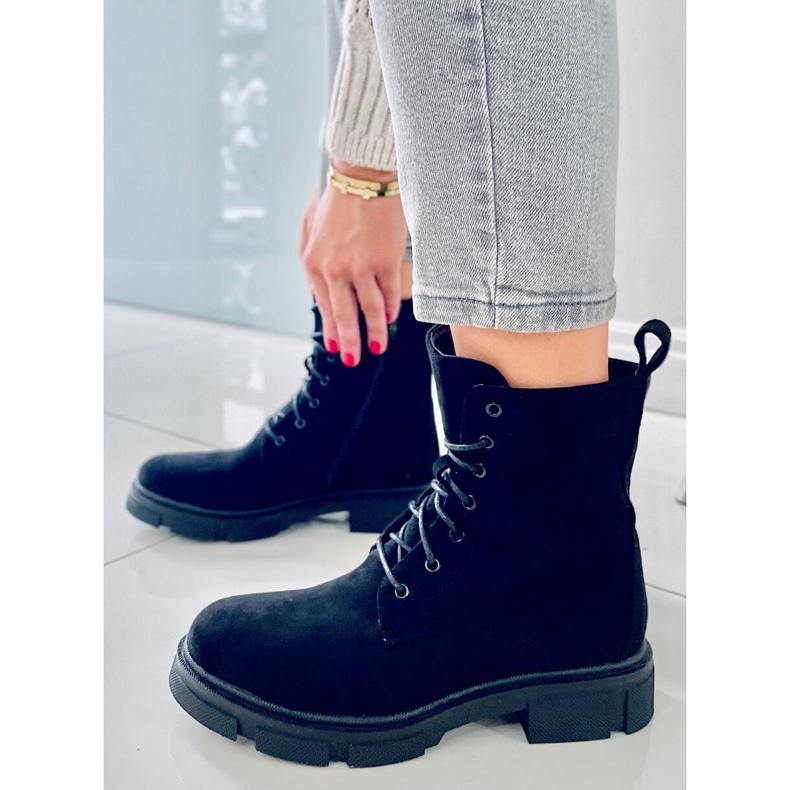 BM Turner Fekete fűzős munkások 1