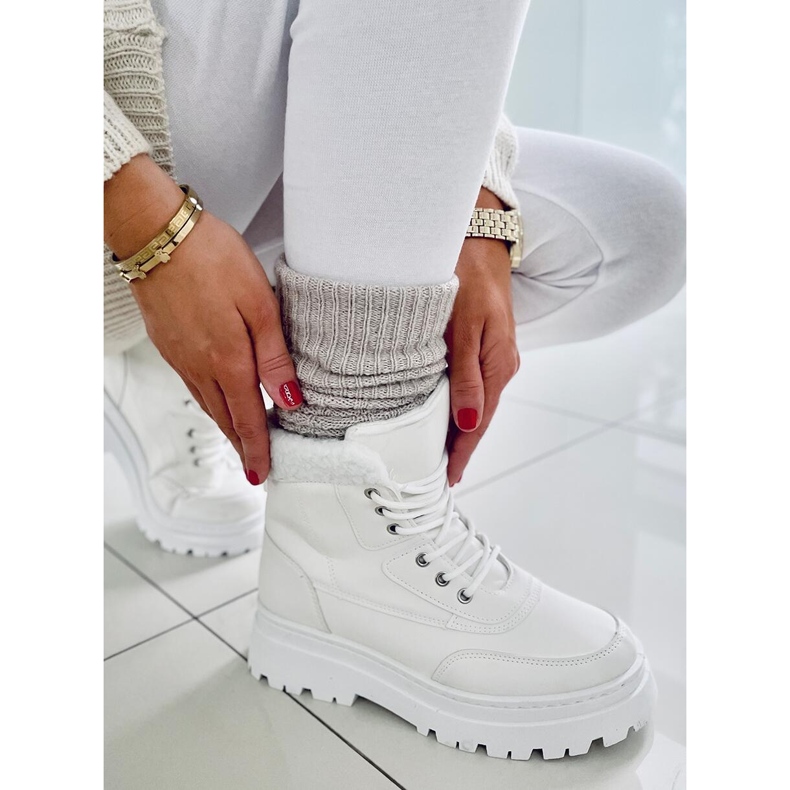 BM Hófehérke túracipő 2