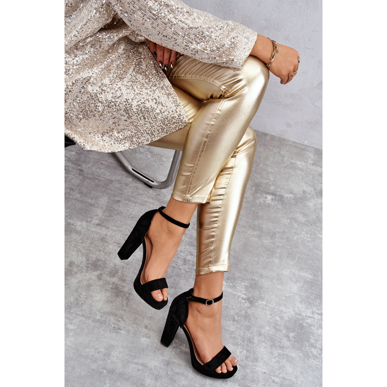 Velúr szandál fekete látványos sarkon 2