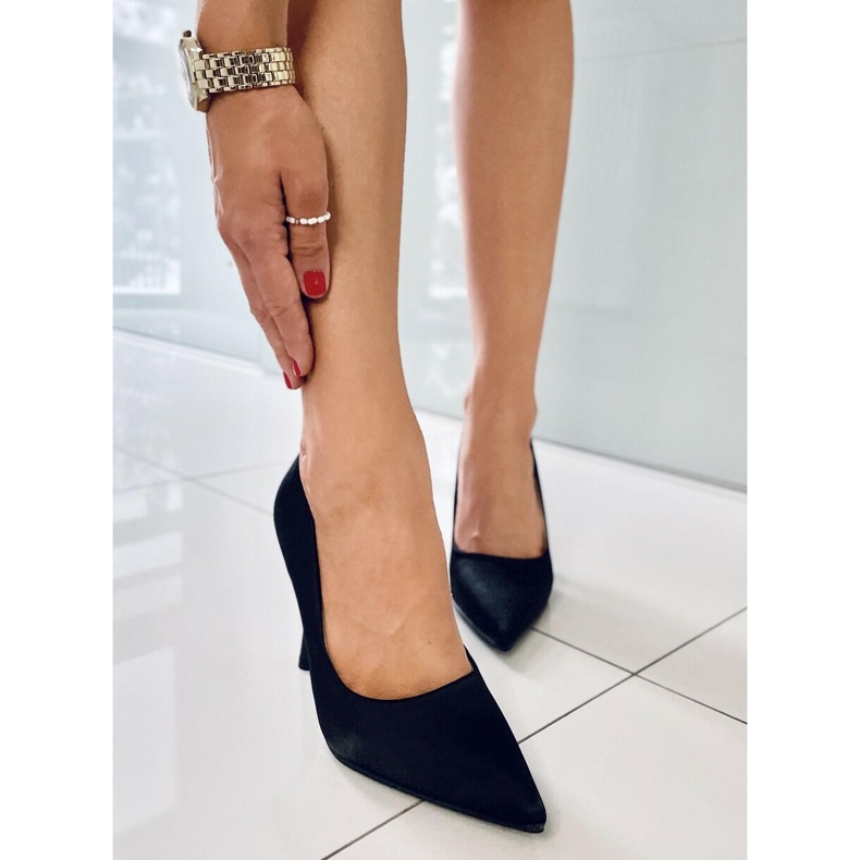 PA1 Pumpák egyedi sarokkal a Lesley Black-től fekete 1