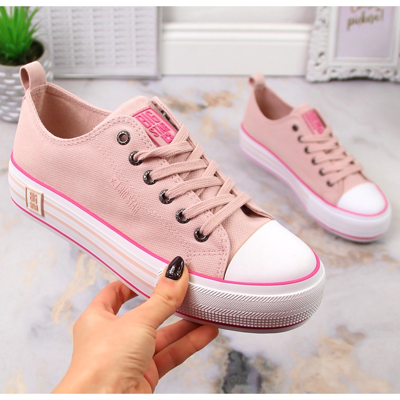 Női tornacipő a platformon púder rózsaszín Big Star LL274181 1