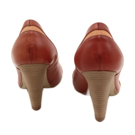 Női bőr szivattyúk 1392 barna díszítéssel, Edeo csíkokkal 3