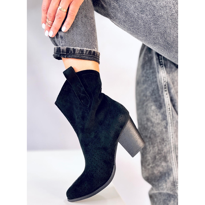 BM Douglas fekete áttört cowboy csizma 1