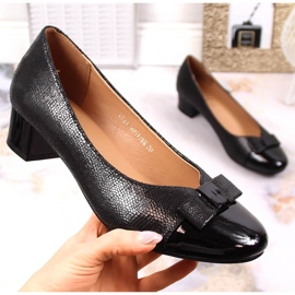 Női fekete magassarkú pumpák Vinceza 10517 1