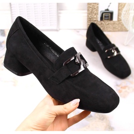 Alacsony sarkú fekete velúr cipő Vinceza 10869 1