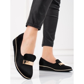 Könnyű női cipő Shelovet arany díszítéssel velúrból fekete 1