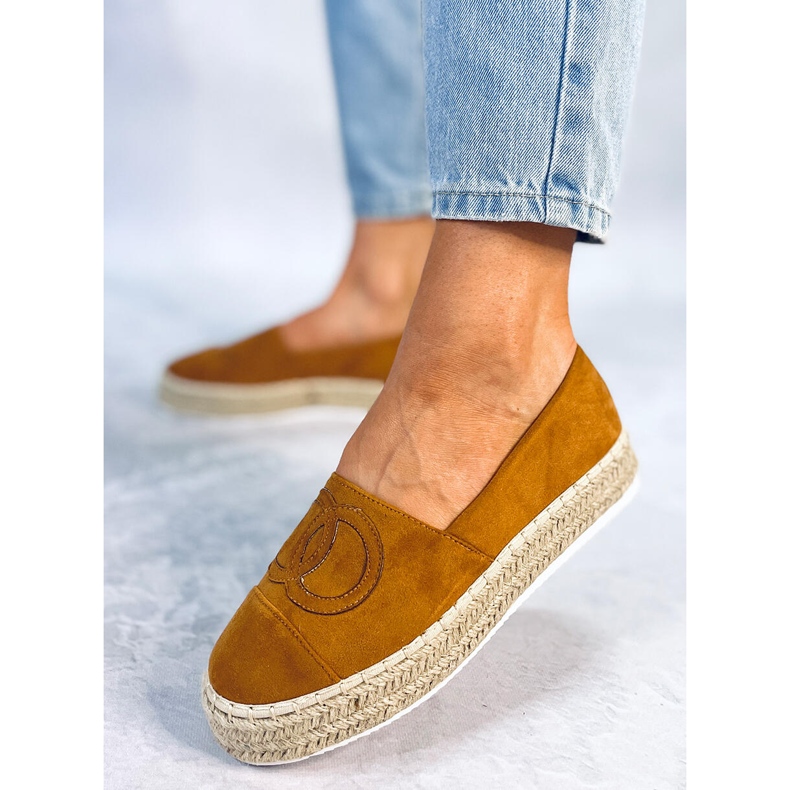 Chanelkikikiki Wela Camel espadrillák barna 2
