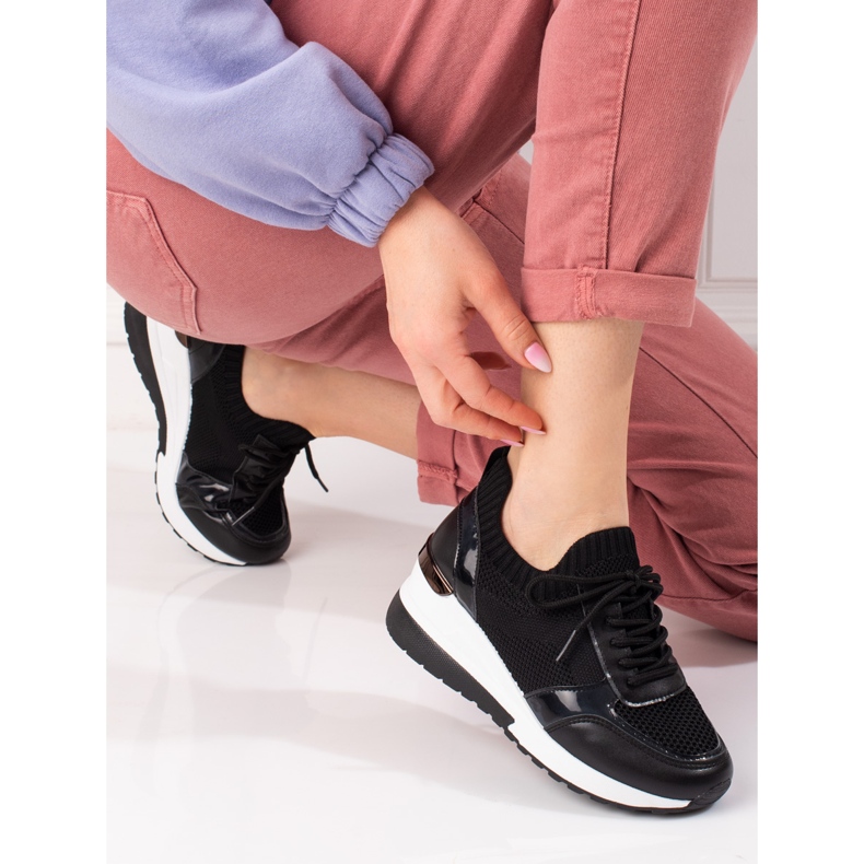 Női tornacipő rugalmas felsőrésszel fekete 1