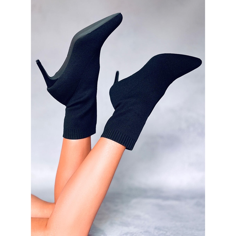 PA1 Donatella Fekete zoknis sarkú csizma 1