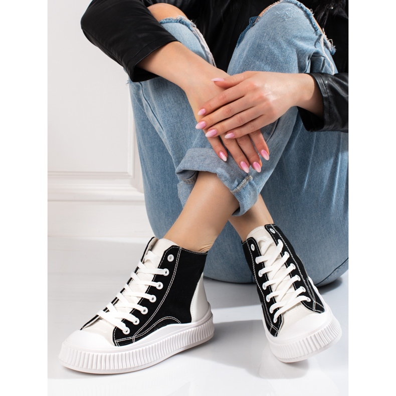 Shelovet női tornacipő magas fehér és fekete színben 1