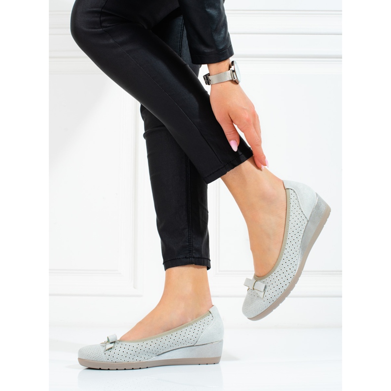 W. Potocki Női alacsony ékszivattyúk Potocki áttört szürke 2 W. Potocki Női alacsony ékszivattyúk Potocki áttört szürke 2