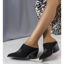 Fekete csúszdák beépített előlappal a Lindától 1