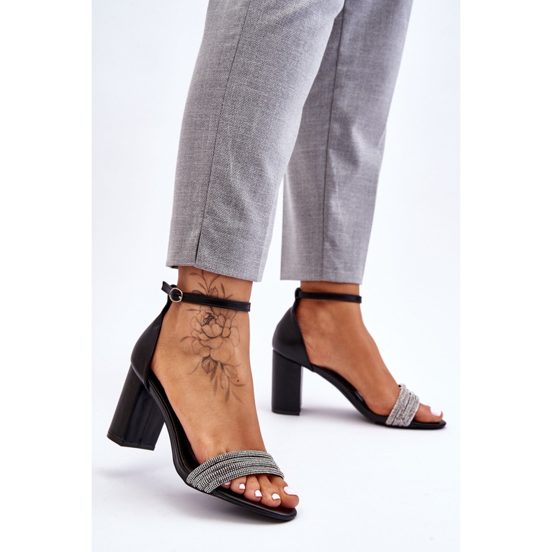 Elegáns szandál Cubic Zirconia magassarkúval, fekete Laurene 2