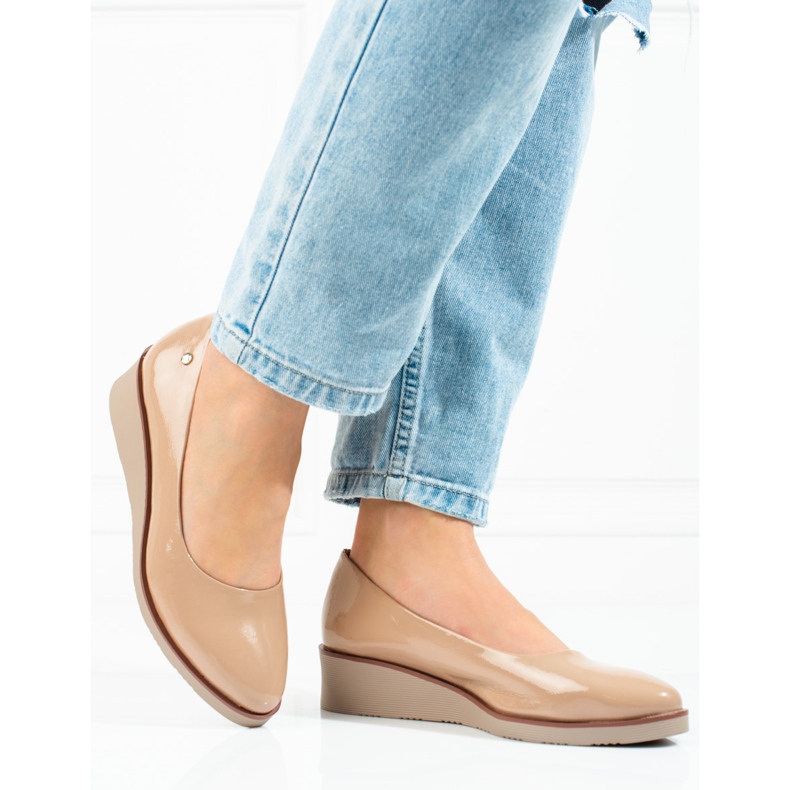 Női Vinceza bézs ékpumpák 1 Női Vinceza bézs ékpumpák 1