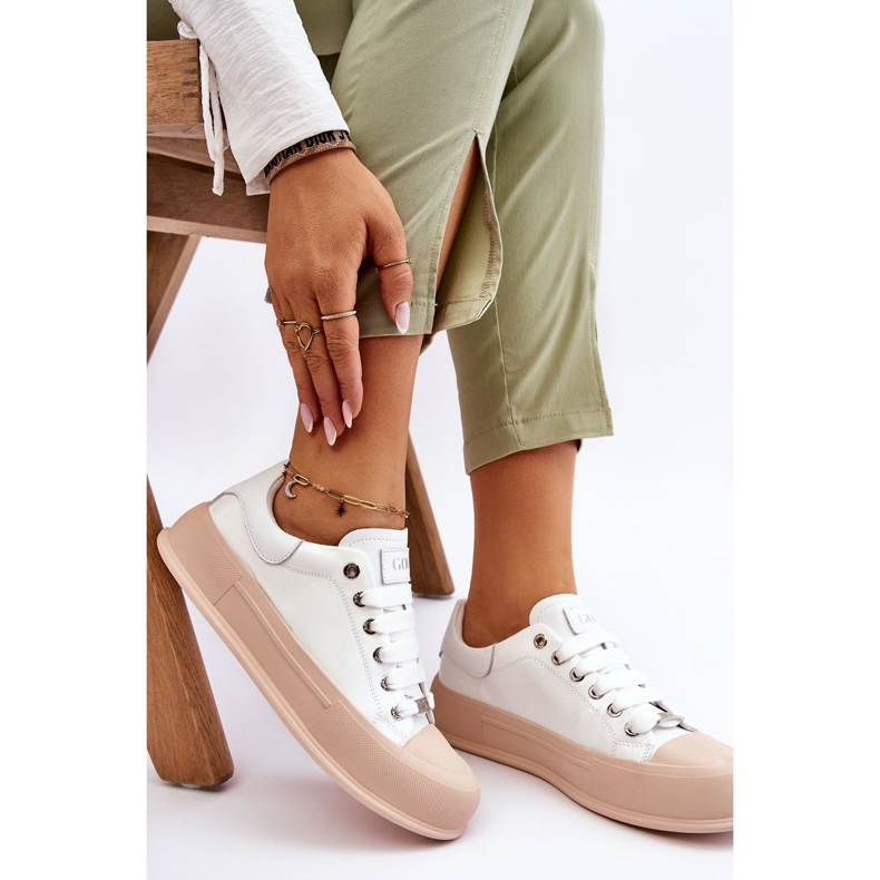 Női lakkozott platform tornacipő GOE LL2N4020 fehér 2 Női lakkozott platform tornacipő GOE LL2N4020 fehér 2