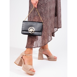 Vinceza bézs velúr blokk szandál 2