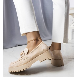 PA1 Arpin lánccal díszített bézs lordok 2