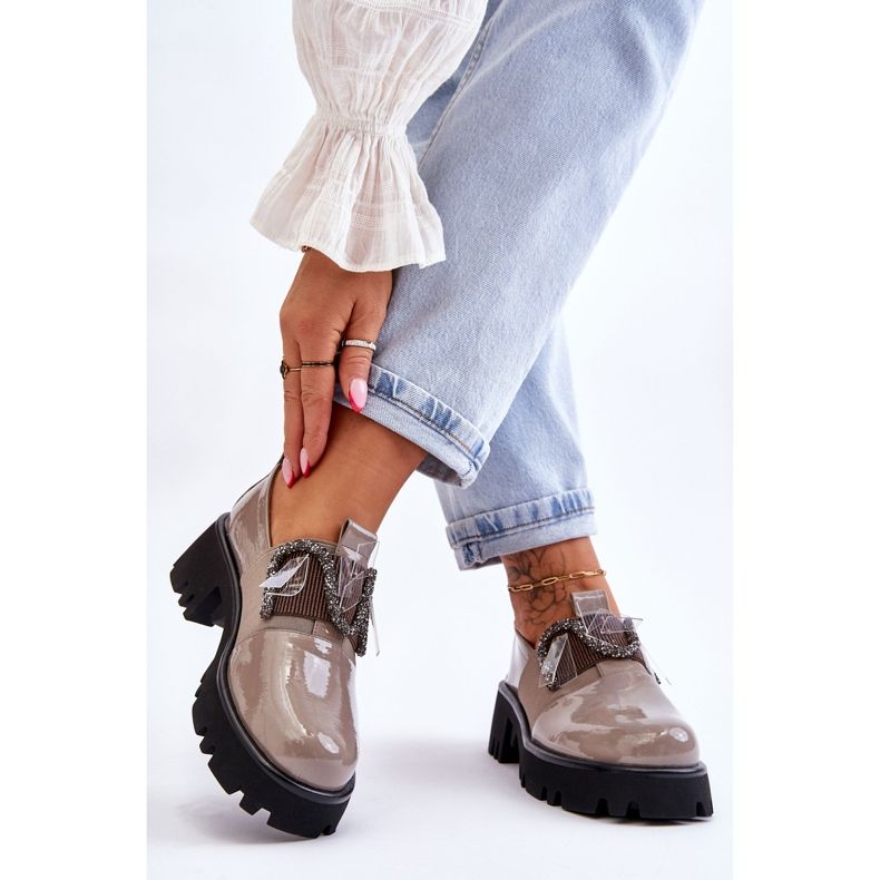 S.Barski Lakkozott cipő díszekkel, szürke Keily 2