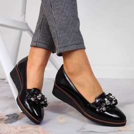 Női ékelt cipő fekete gyöngyökkel Potocki 1 Női ékelt cipő fekete gyöngyökkel Potocki 1