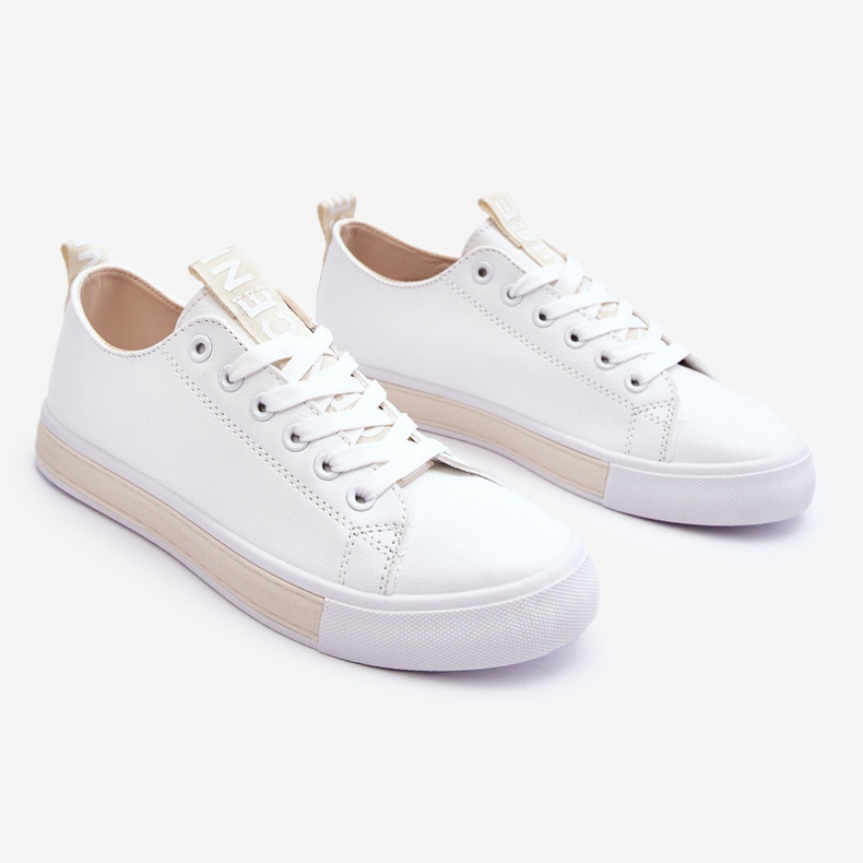 Klasszikus női tornacipő fehér és bézs színű 1 Klasszikus női tornacipő fehér és bézs színű 1