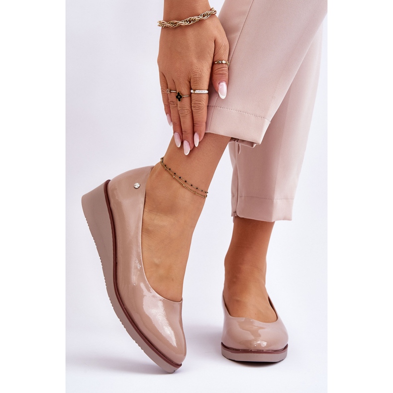Vinceza Klasszikus Patent Wedge Pumps Bézs Paola 1