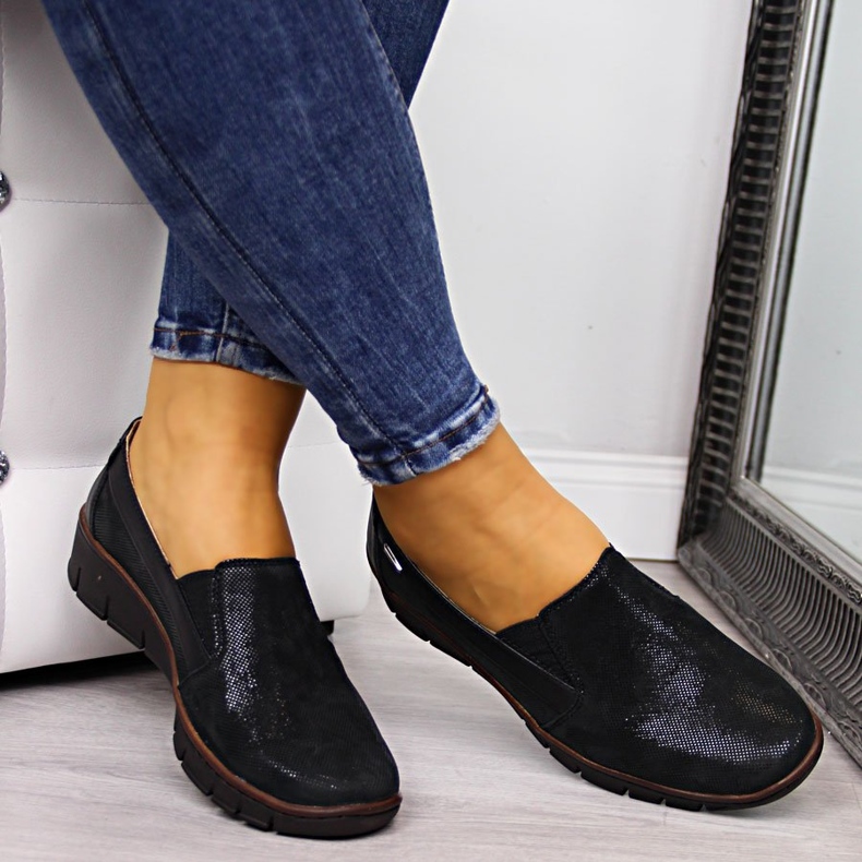 Bőr női cipő, bebújós fekete Helios 350 1