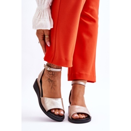 Vinceza Női klasszikus bőr szandál arany Truett aranysárga 1