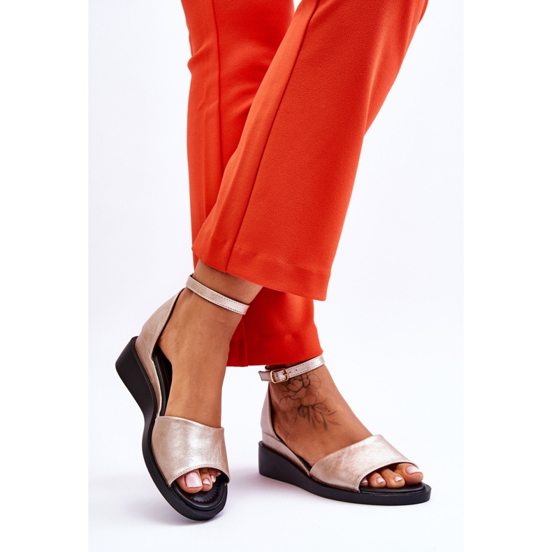 Vinceza Női klasszikus bőr szandál arany Truett aranysárga 2