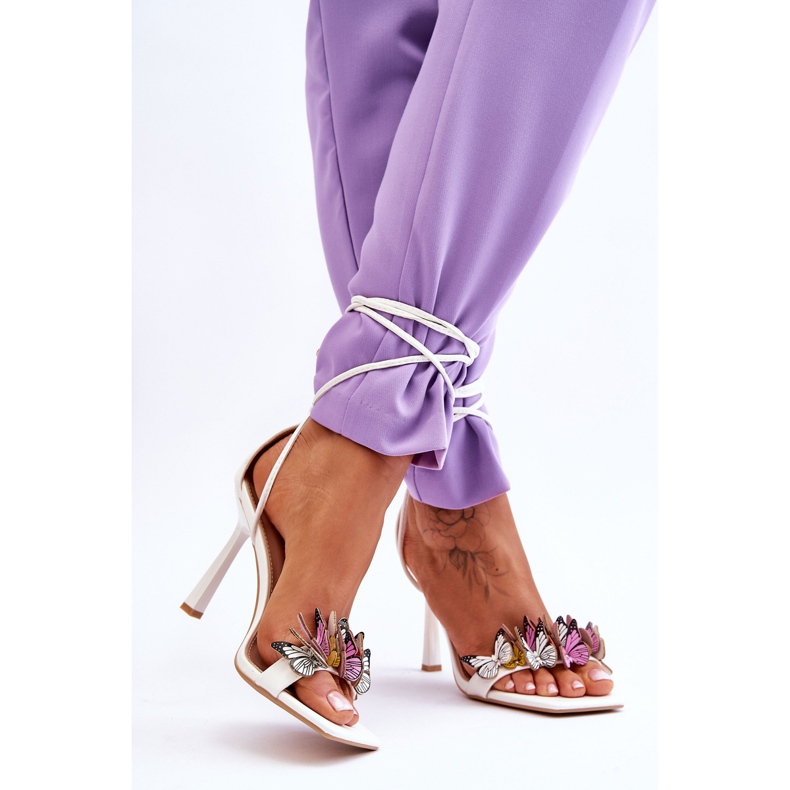 FS1 Megkötött szandál magas sarkú fehér Delmar pillangókkal 2