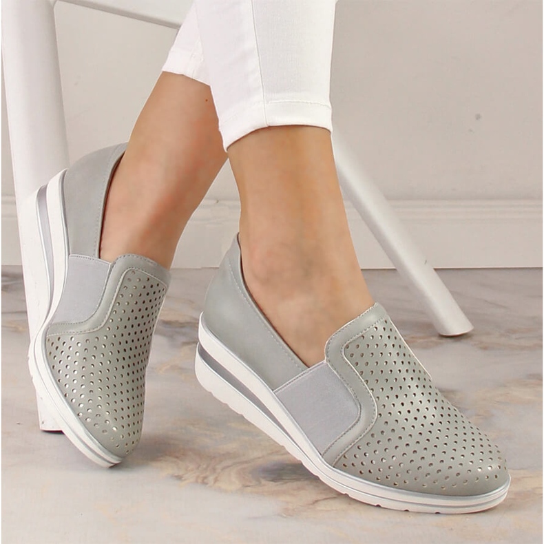 Női szürke áttört ékcipő Jezzi MR1738-17 1 Női szürke áttört ékcipő Jezzi MR1738-17 1