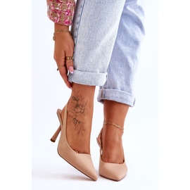 FS1 Klasszikus bézs színű Whitley hegyes sarkú cipő 1