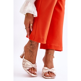 Divatos magassarkú, nyomtatással bézs Floria 1