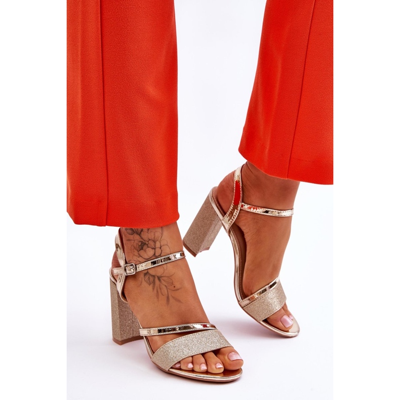 Vinceza Fényes arany Alicia magassarkú szandál aranysárga 2