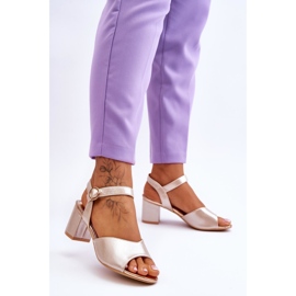 Vinceza Kényelmes Bőr szandálok Arany Bellamy Sarkon aranysárga 2