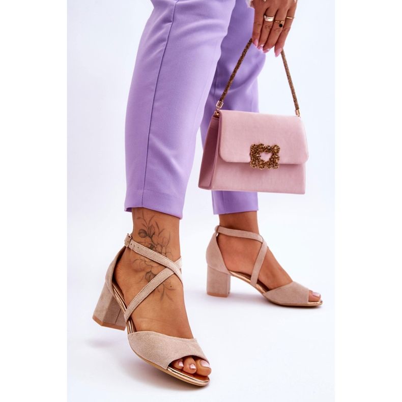 Vinceza Női alacsony sarkú szandál bézs Quinn barna 2