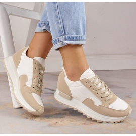 Női sportcipők Potocki PY16021 platformon bézs 1