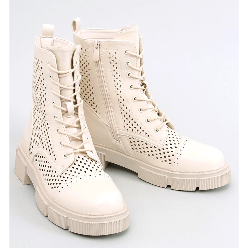 BM Wyman Beige áttört fűzős csizma bézs 2