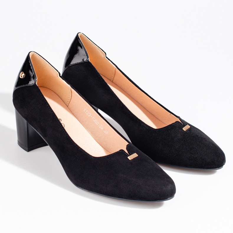 Elegáns velúr női pumpák Vinceza fekete alacsony sarkon 1