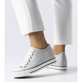 BM Ezüst csillogó ék alakú tornacipő Krétáról 1